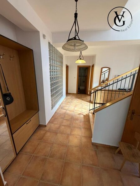 Lacul Tei, casa de inchiriat D+P+1+mansarda, 6 camere, garaj