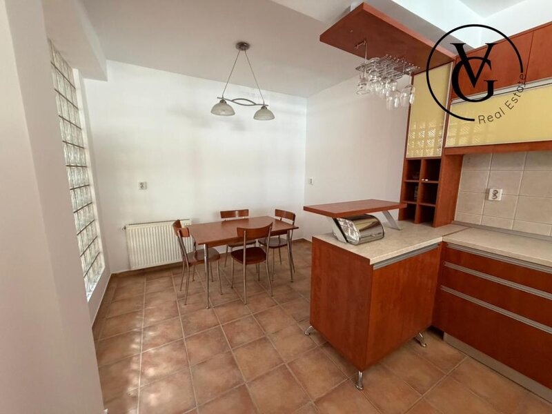 Lacul Tei, casa de inchiriat D+P+1+mansarda, 6 camere, garaj
