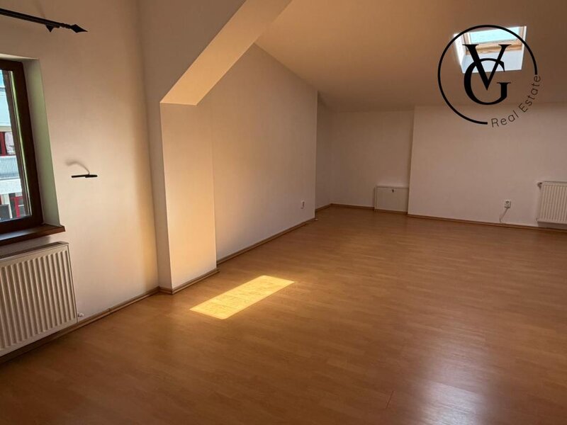 Lacul Tei, casa de inchiriat D+P+1+mansarda, 6 camere, garaj
